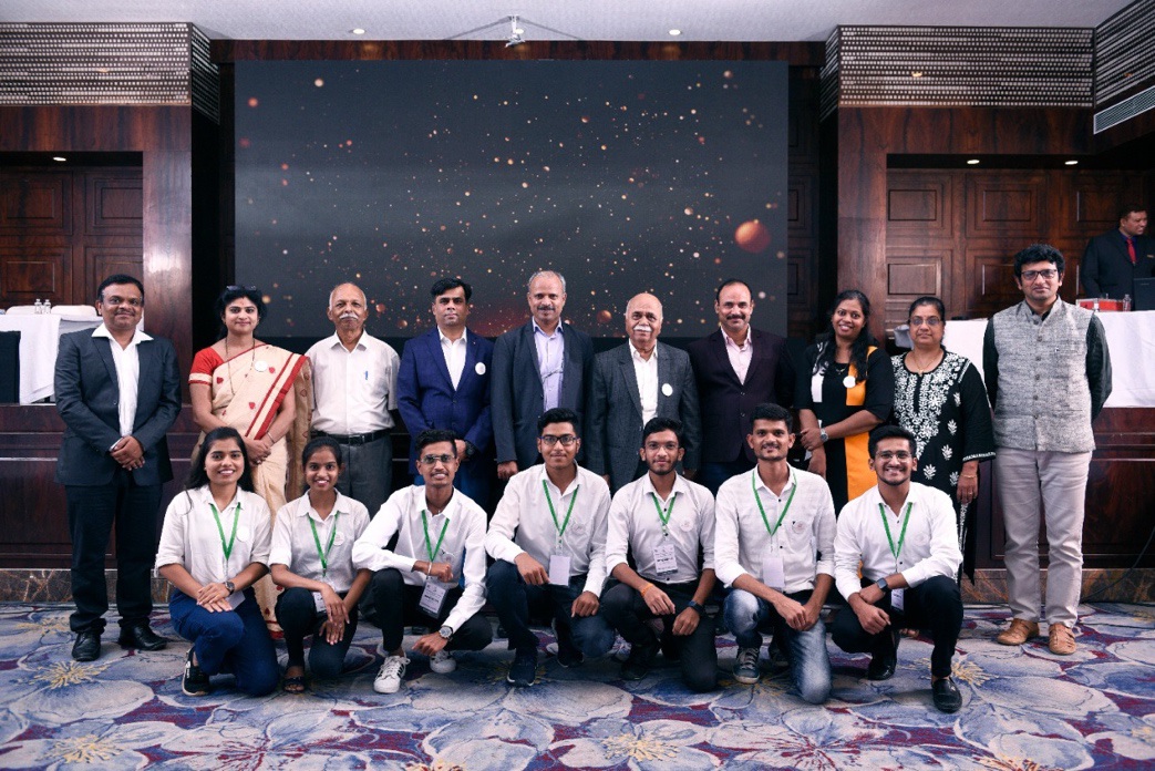 ICI PC team with students of VIIT Students Chapter